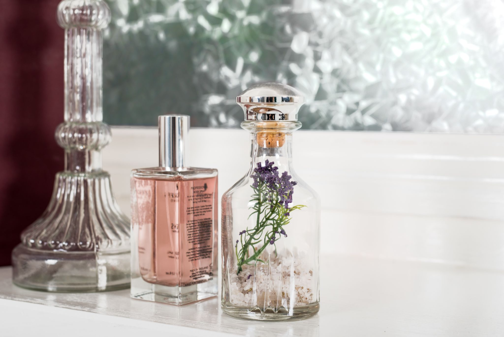 Wanginya Menggoda, Tapi Kok Beda-Beda? Kenali Jenis Parfum yang Cocok Buat Kamu! | Jasa Maklon Parfum Terbaik di Jakarta dan Tangerang | Sinar Alfa Omega