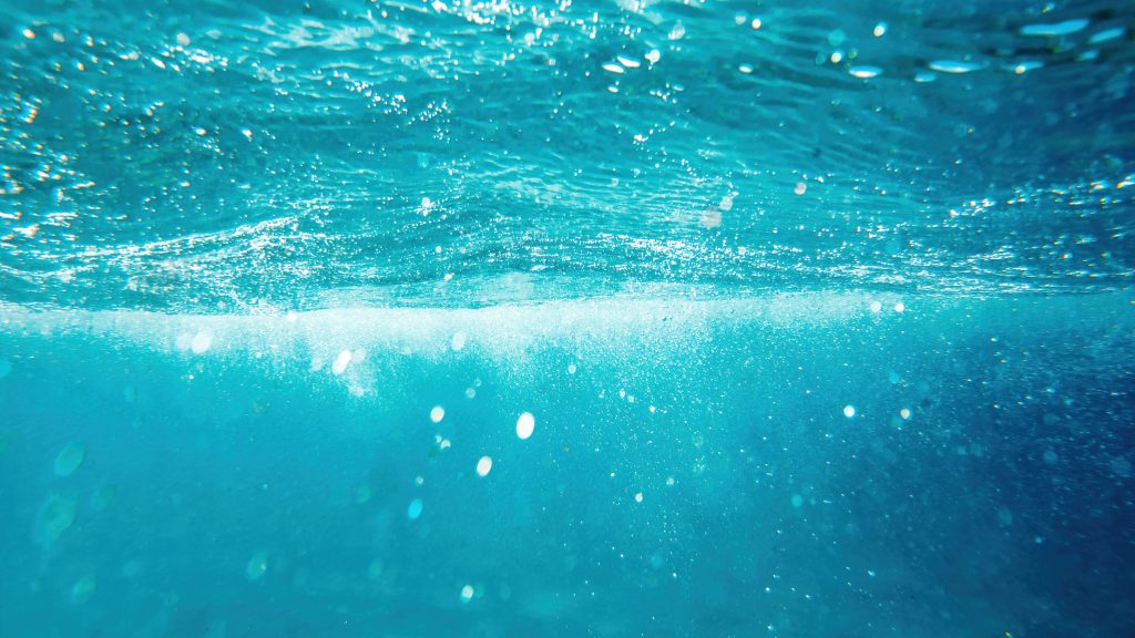 Deep Sea Water: Rahasia Kulit Glowing dari Dasar Samudra yang Lagi Viral! | Jasa Maklon Skincare dan Kosmetik Terbaik dan Terpercaya di Jakarta dan Tangerang | Sinar Alfa Omega