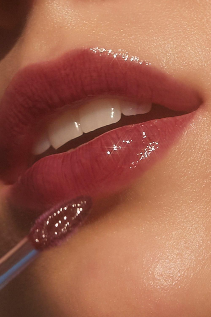 Glossy Vinyl | Jangan Sampai Ketinggalan, Inilah 7 Warna Lipstik yang Akan Viral di Tahun 2026 | Tren Shade Lip 2026 | Jasa Maklon Kosmetik Terbaik dan Terpercaya di Jakarta dan Tangerang | Sinar Alfa Omega