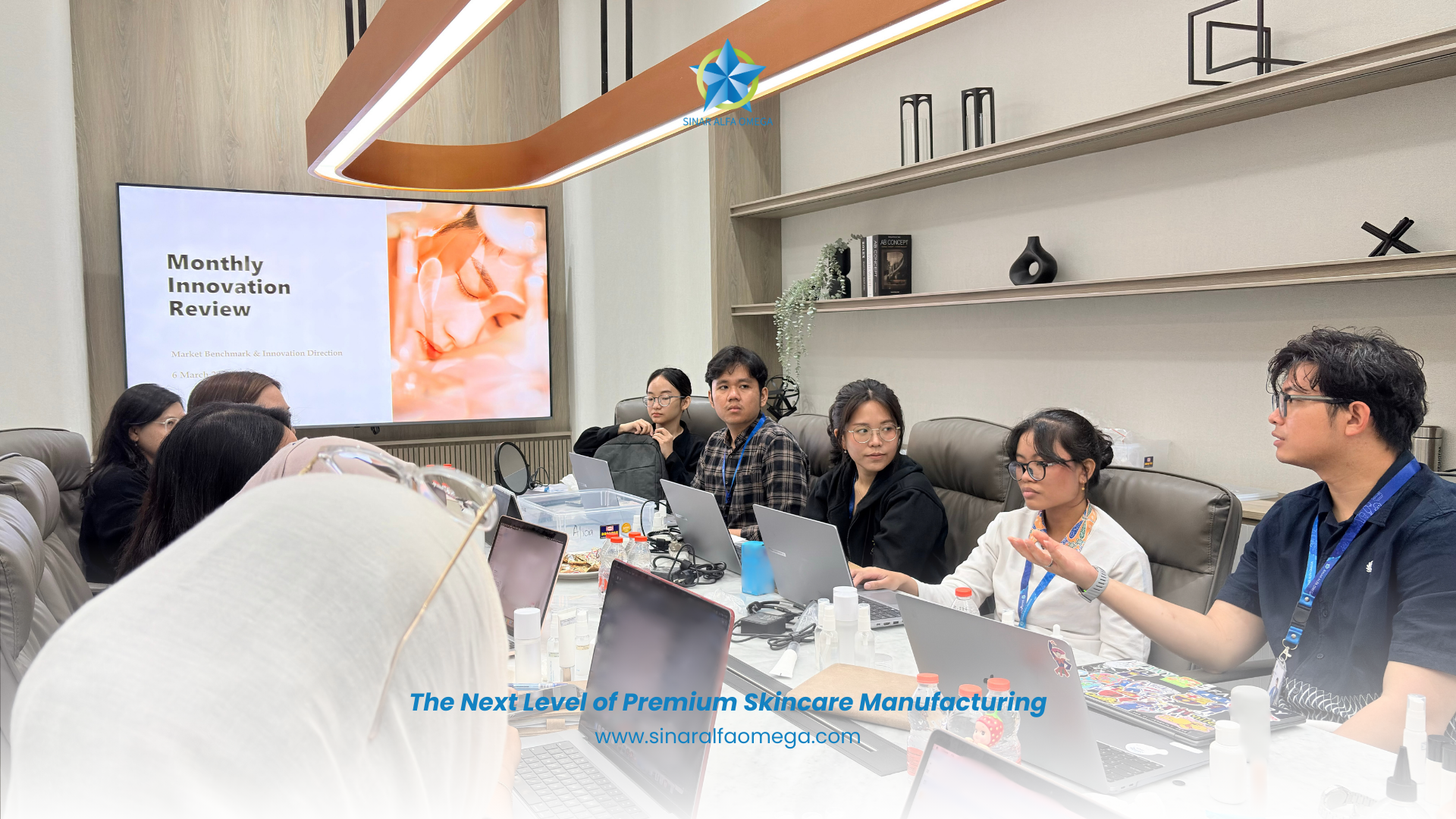Bukan Sekadar Tren, Ini Rahasia di Balik Produk Inovatif Sinar Alfa Omega | Jasa Maklon Skincare Kosmetik Parfum Terbaik dan Terpercaya di Jakarta dan Tangerang | Sinar Alfa Omega