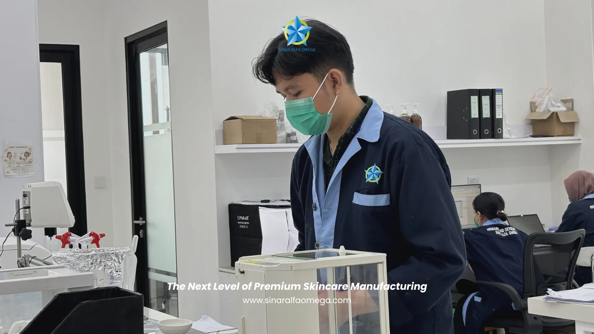 Peluang Bisnis Skincare di Makassar: Solusi Maklon Tanpa Pabrik untuk Brand Lokal | Jasa Maklon Skincare Terbaik dan Terpercaya di Makassar | Sinar Alfa Omega